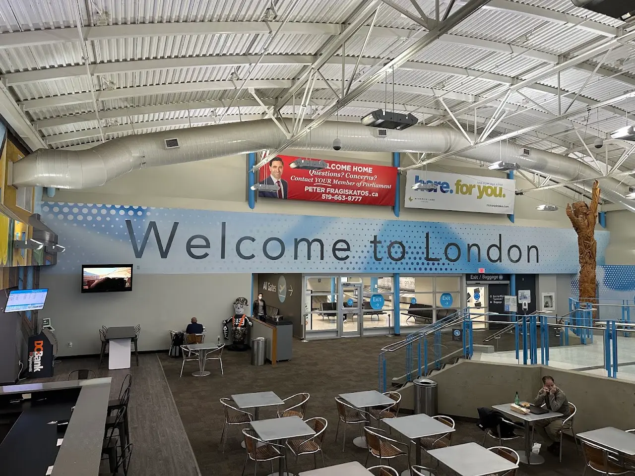 London International Airport (YXU), photo 4