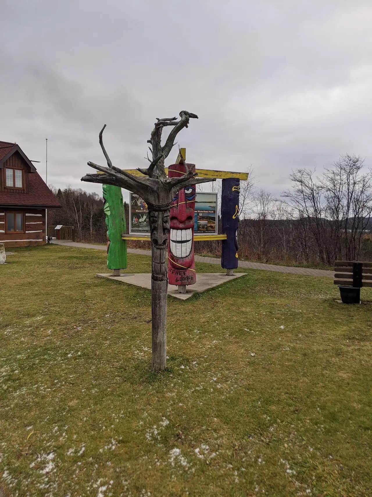 Wawa Airport (YXZ), photo 2