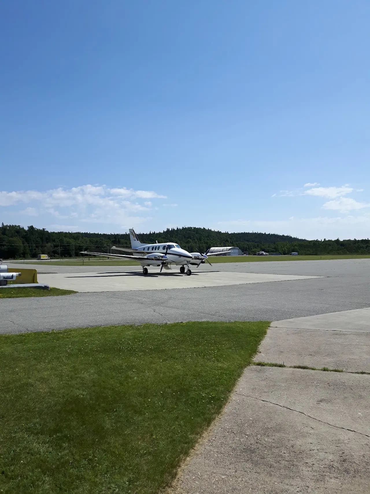 Wawa Airport (YXZ), photo 4