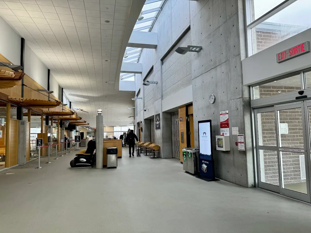 North Bay Jack Garland Airport (YYB), photo 4