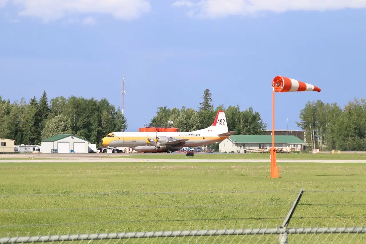 Slave Lake Airport (YZH), photo 2