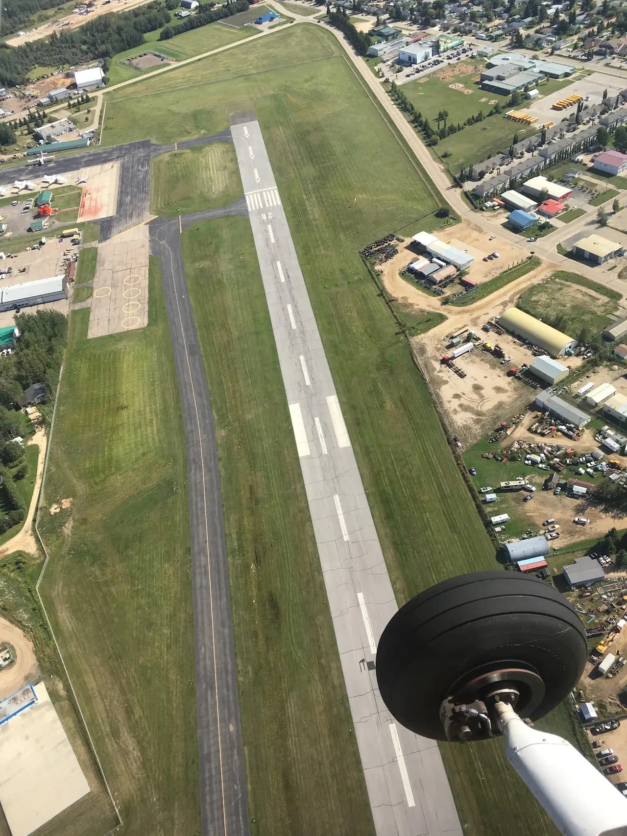 Slave Lake Airport (YZH), photo 3