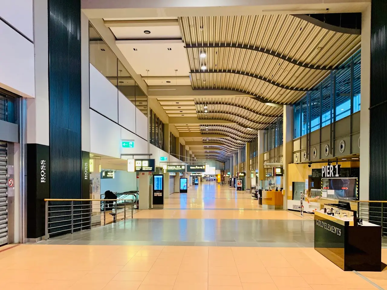 Hamburg Helmut Schmidt Airport (HAM), photo 3