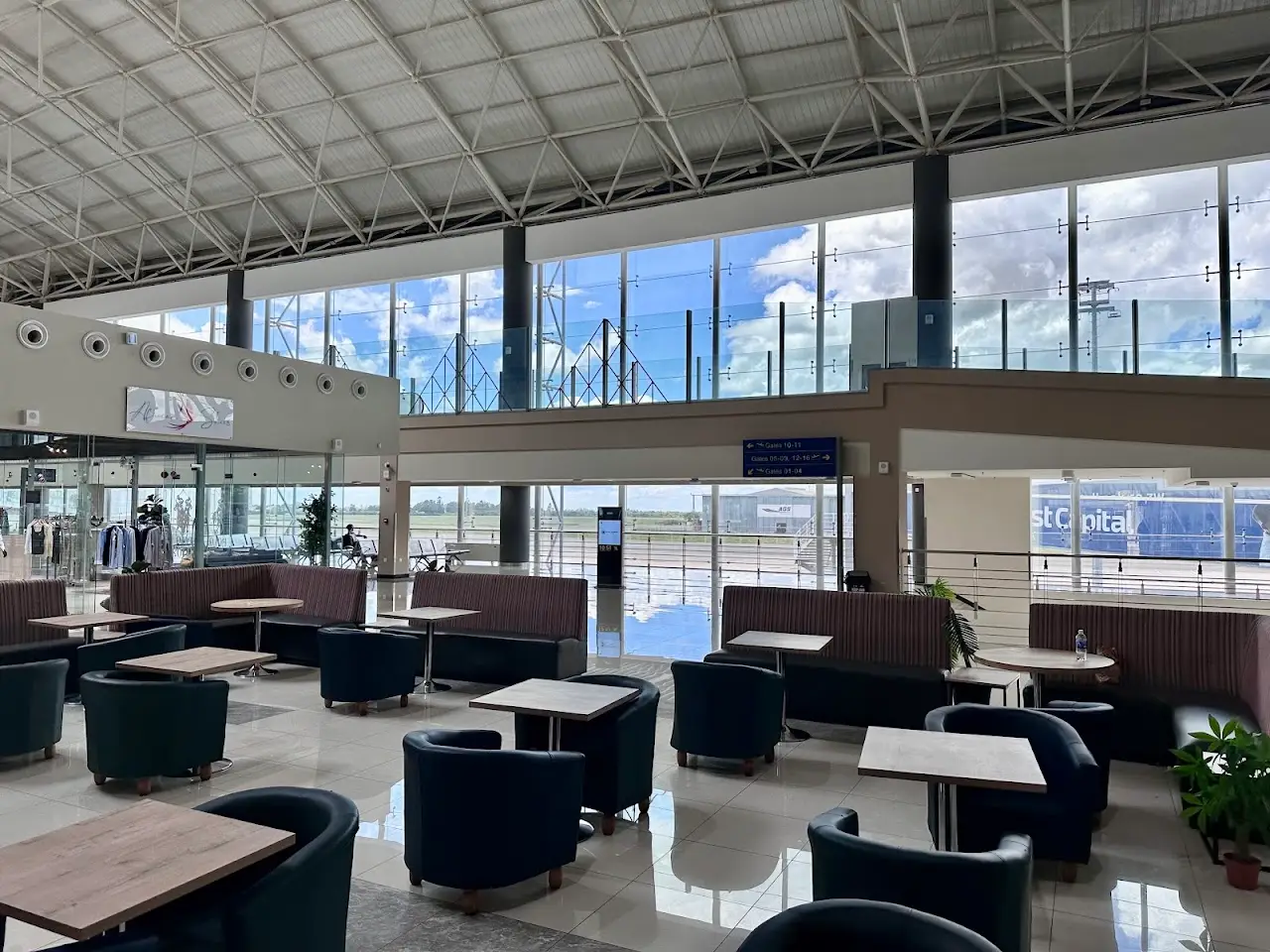 Robert Gabriel Mugabe International Airport (HRE), photo 4