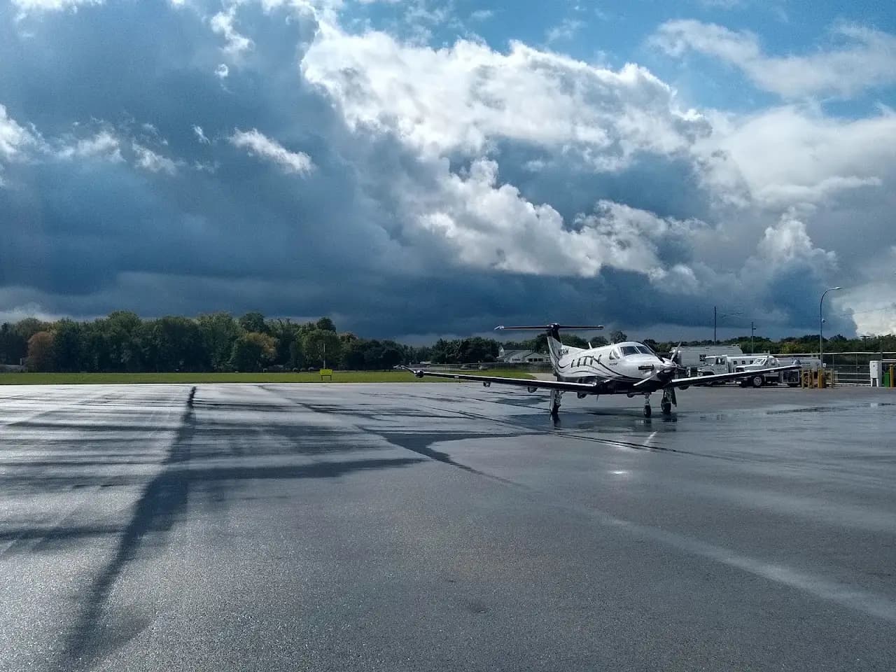 Kalamazoo/Battle Creek International Airport (AZO), photo 4