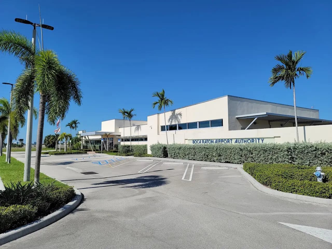 Boca Raton Airport (BCT), photo 4