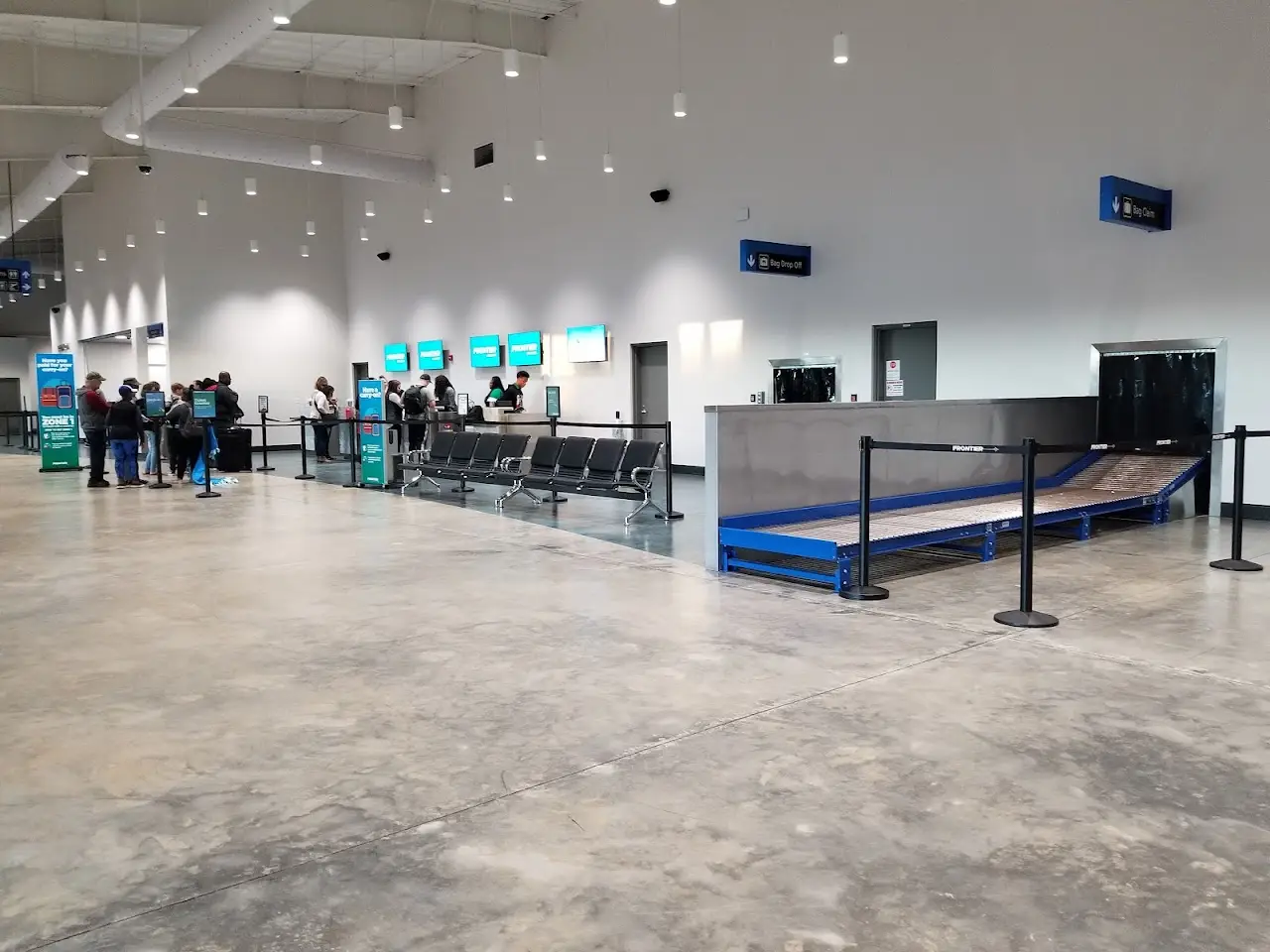Mobile Downtown Airport (BFM), photo 2