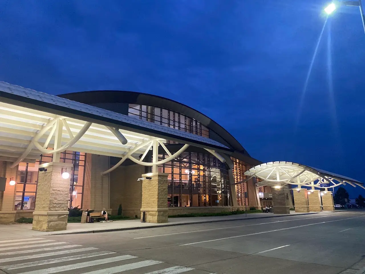 Bismarck Municipal Airport (BIS), photo 3