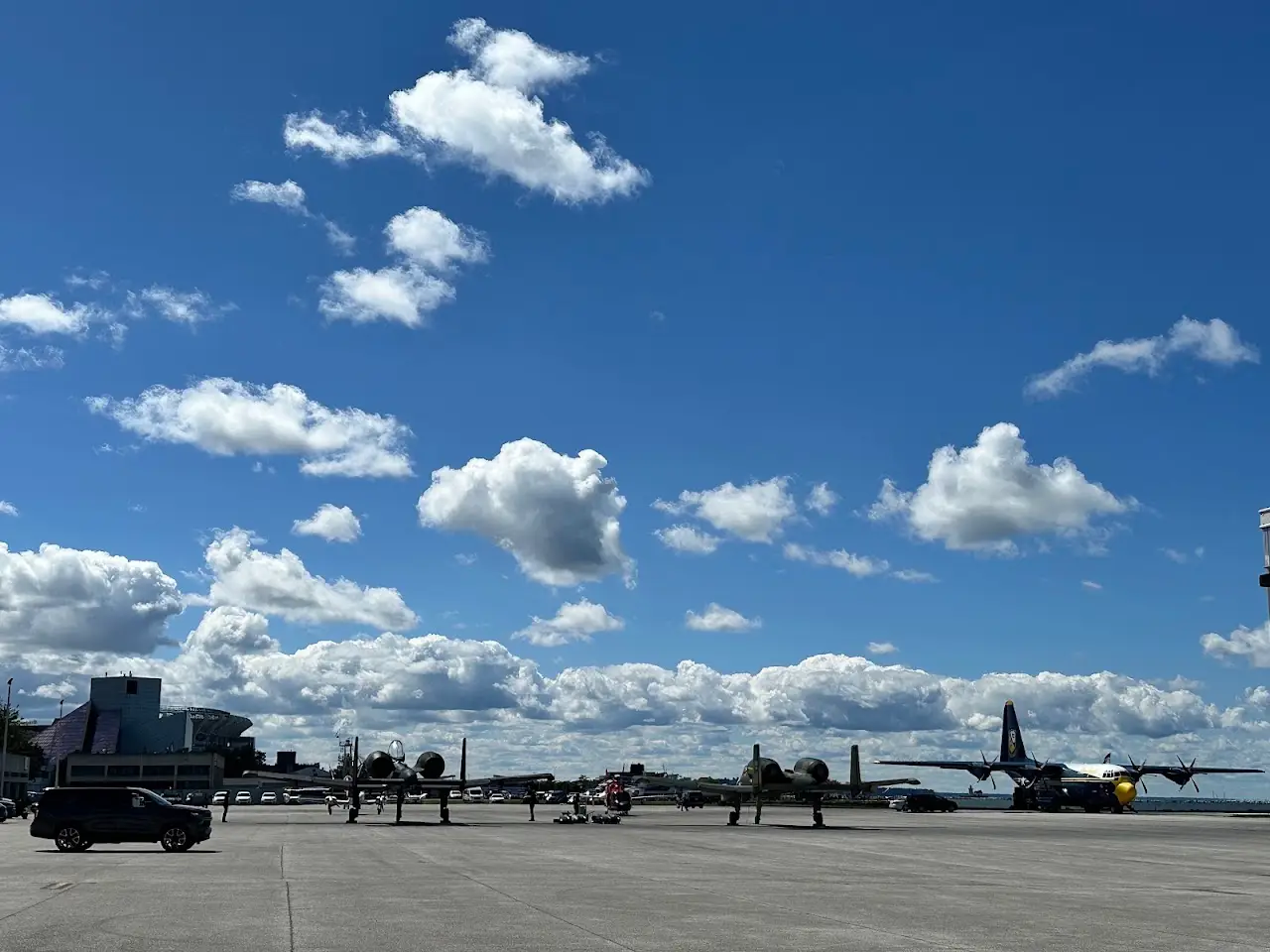Burke Lakefront Airport (BKL), photo 4