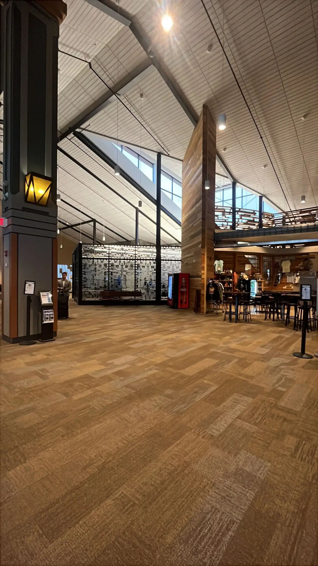Bert Mooney Airport (BTM), photo 2