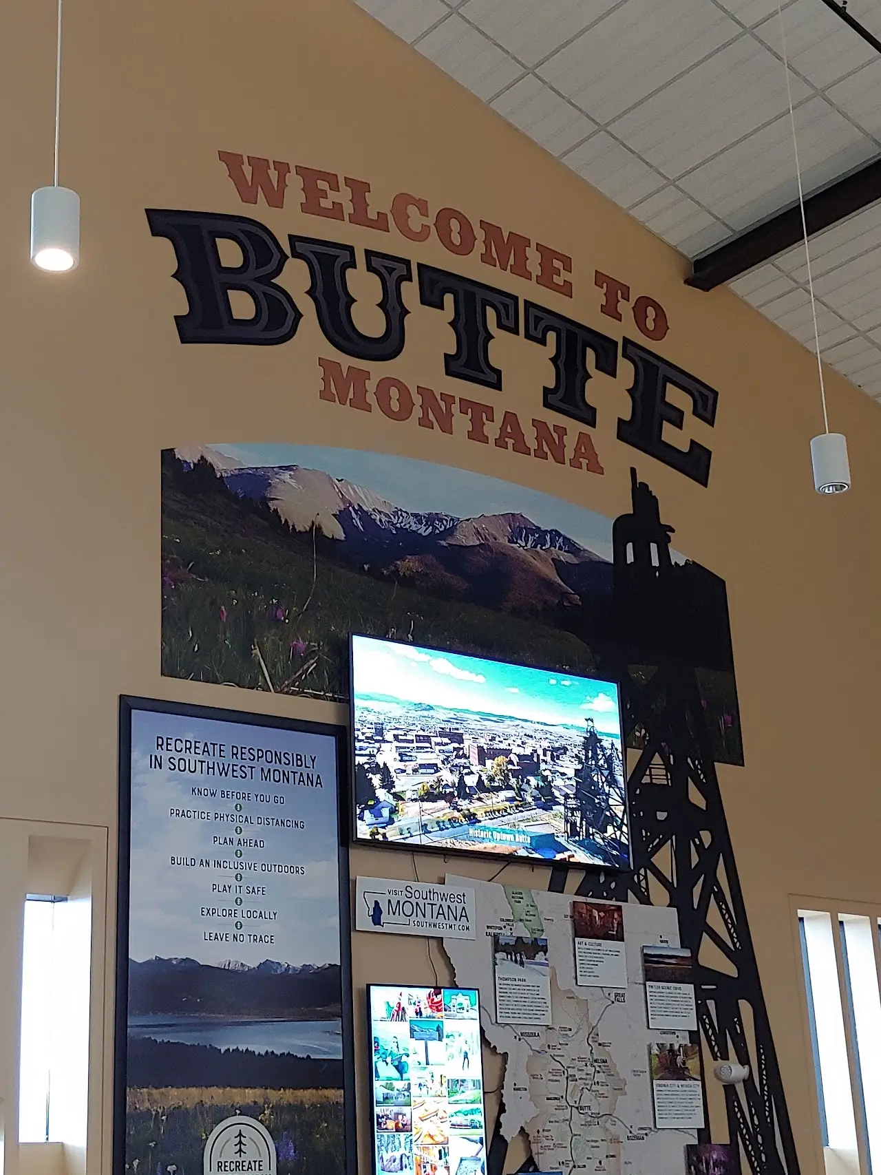 Bert Mooney Airport (BTM), photo 4