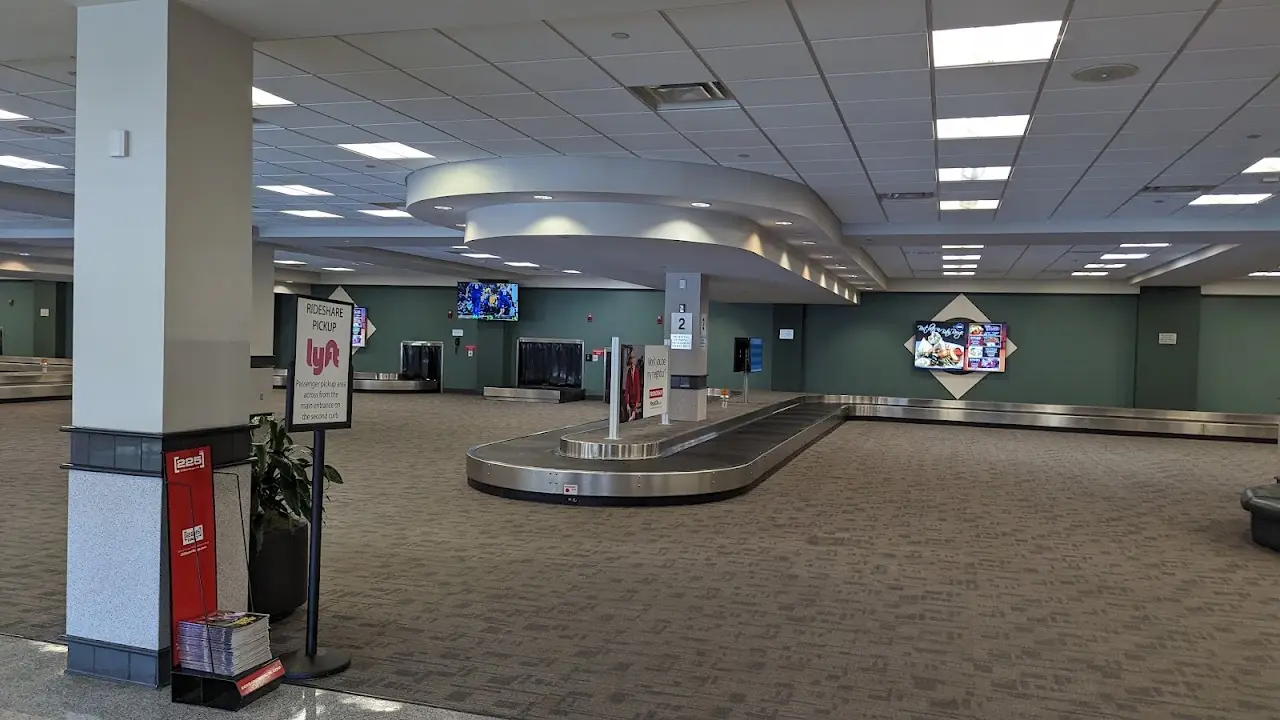 Baton Rouge Metropolitan Airport (BTR), photo 2