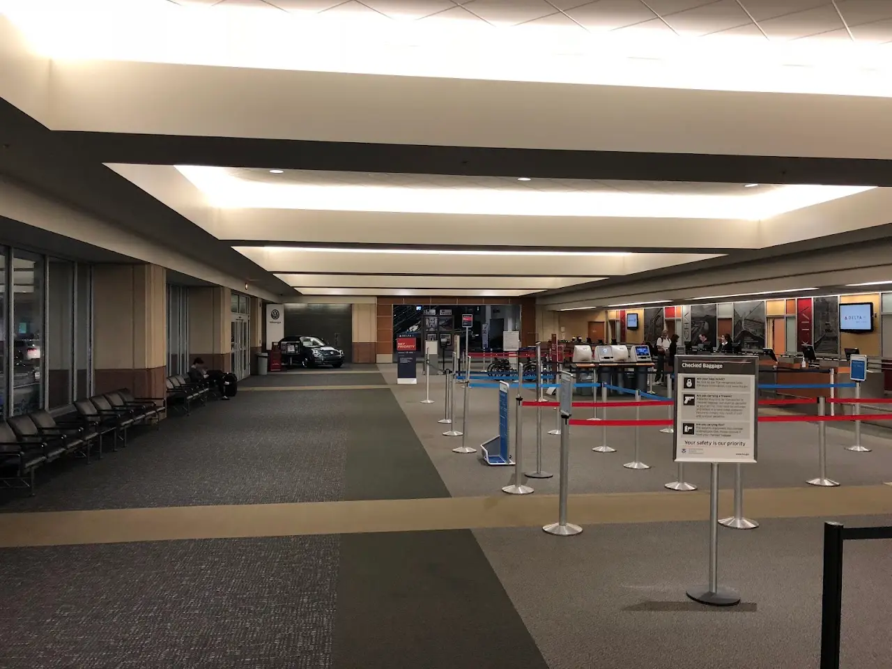 Chattanooga Metropolitan Airport (Lovell Field) (CHA), photo 2