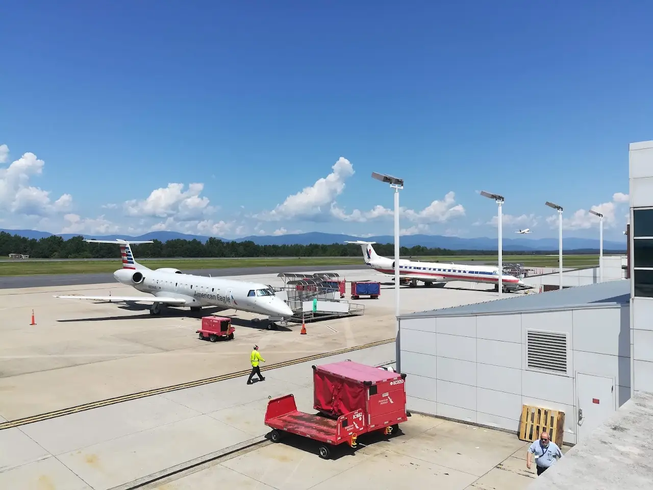 Charlottesville Albemarle Airport (CHO), photo 4