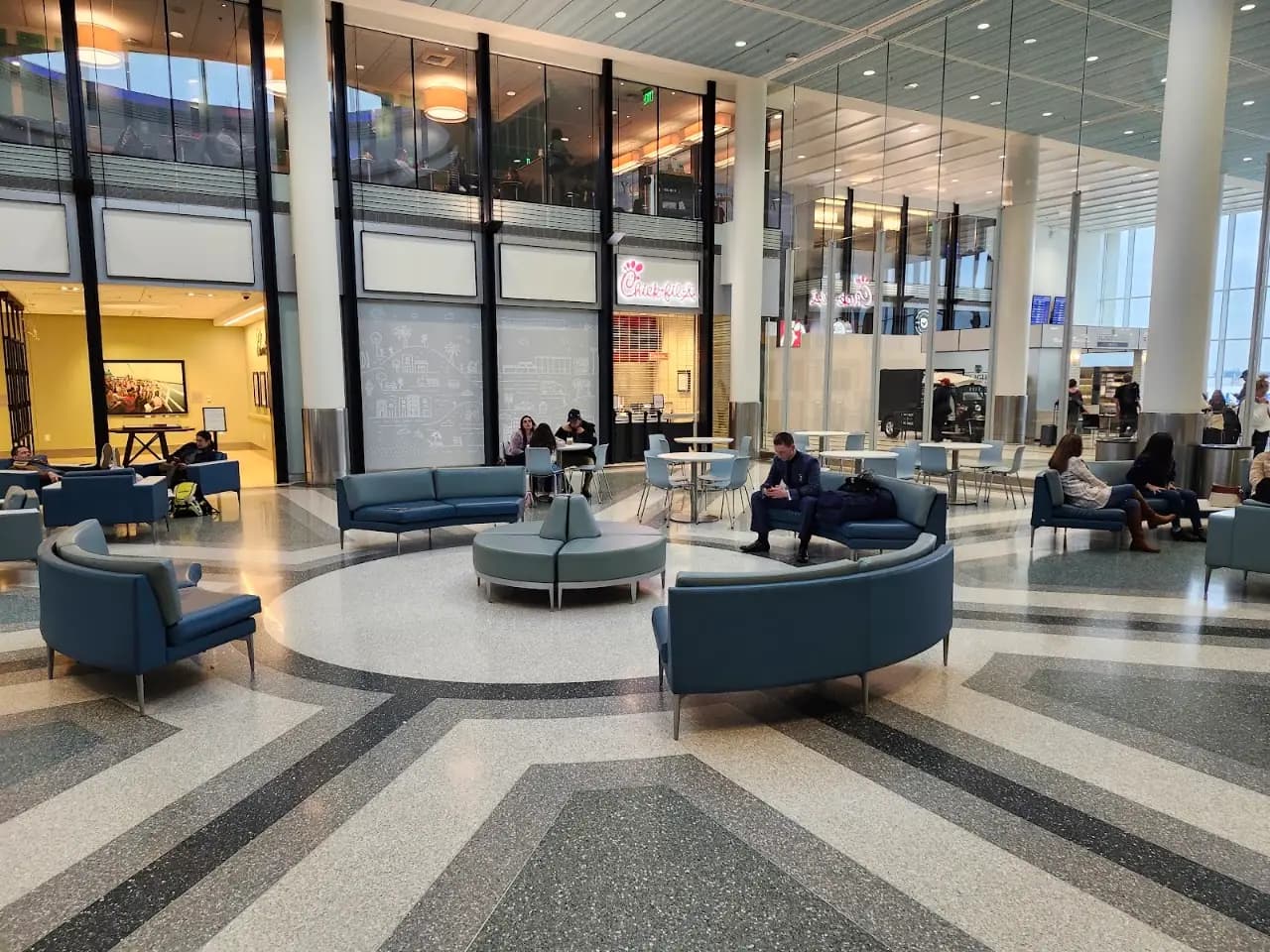 Charleston International Airport (CHS), photo 2