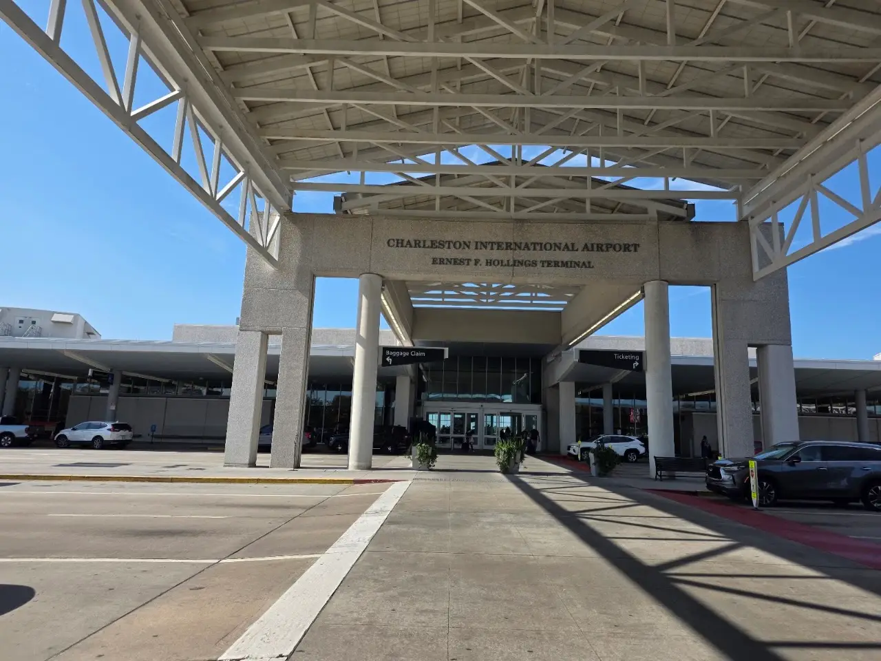 Charleston International Airport (CHS), photo 3