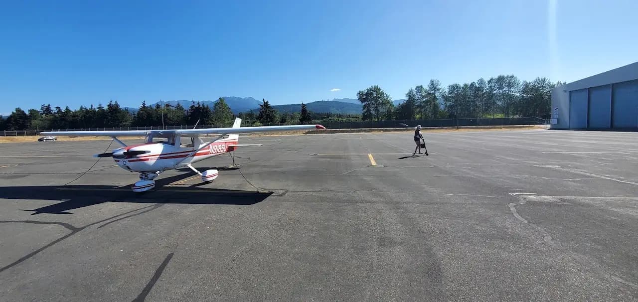 William R Fairchild International Airport (CLM), photo 4