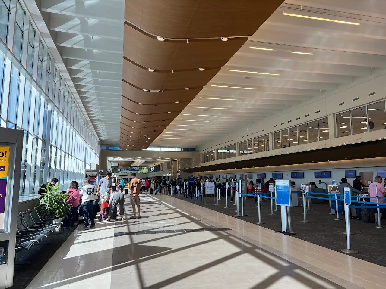 Charlotte Douglas International Airport (CLT), photo 2