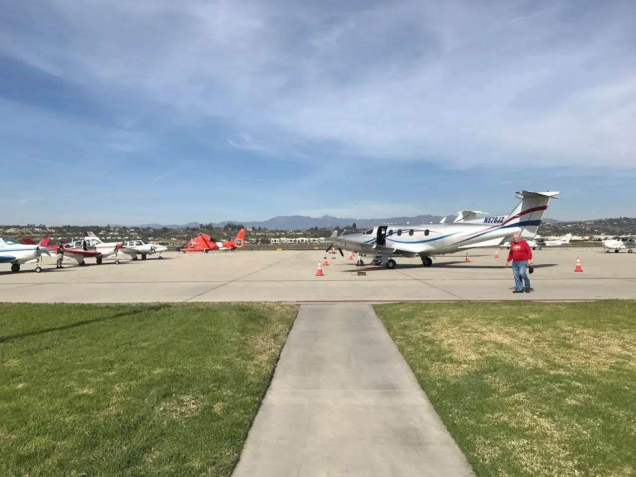 Camarillo International Airport (KCMA), photo 2