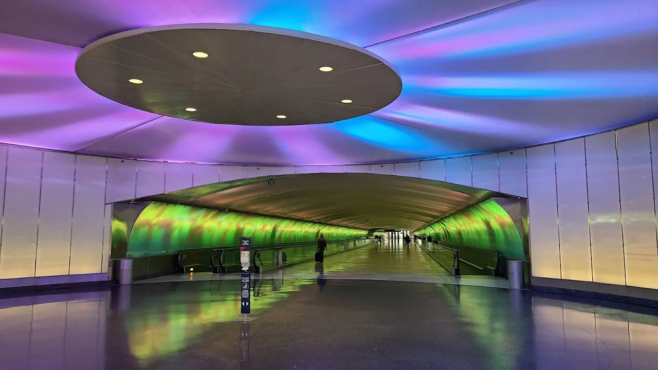 Detroit Metropolitan Wayne County Airport (DTW), photo 2