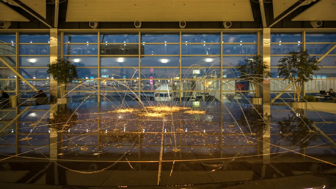 Detroit Metropolitan Wayne County Airport (DTW), photo 4