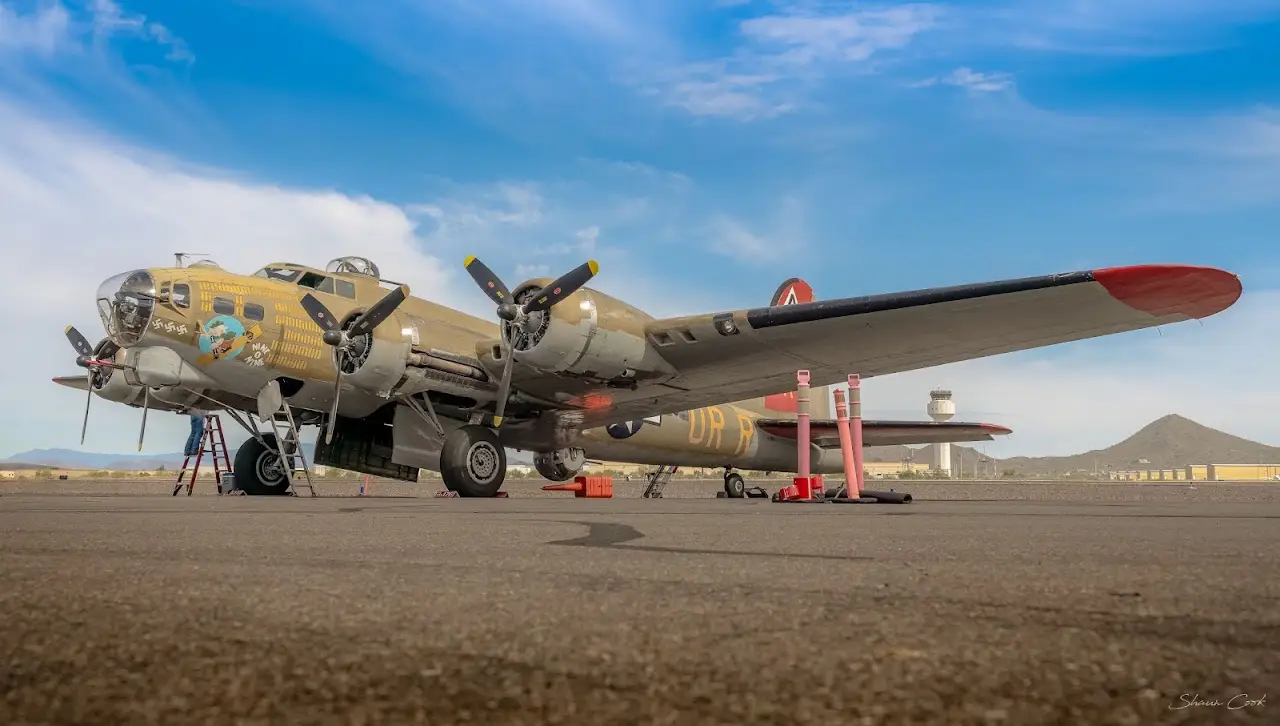 Phoenix Deer Valley Airport (DVT), photo 2