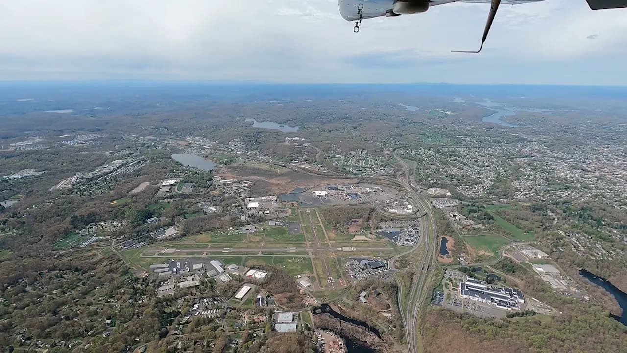 Danbury Municipal Airport (DXR), photo 2