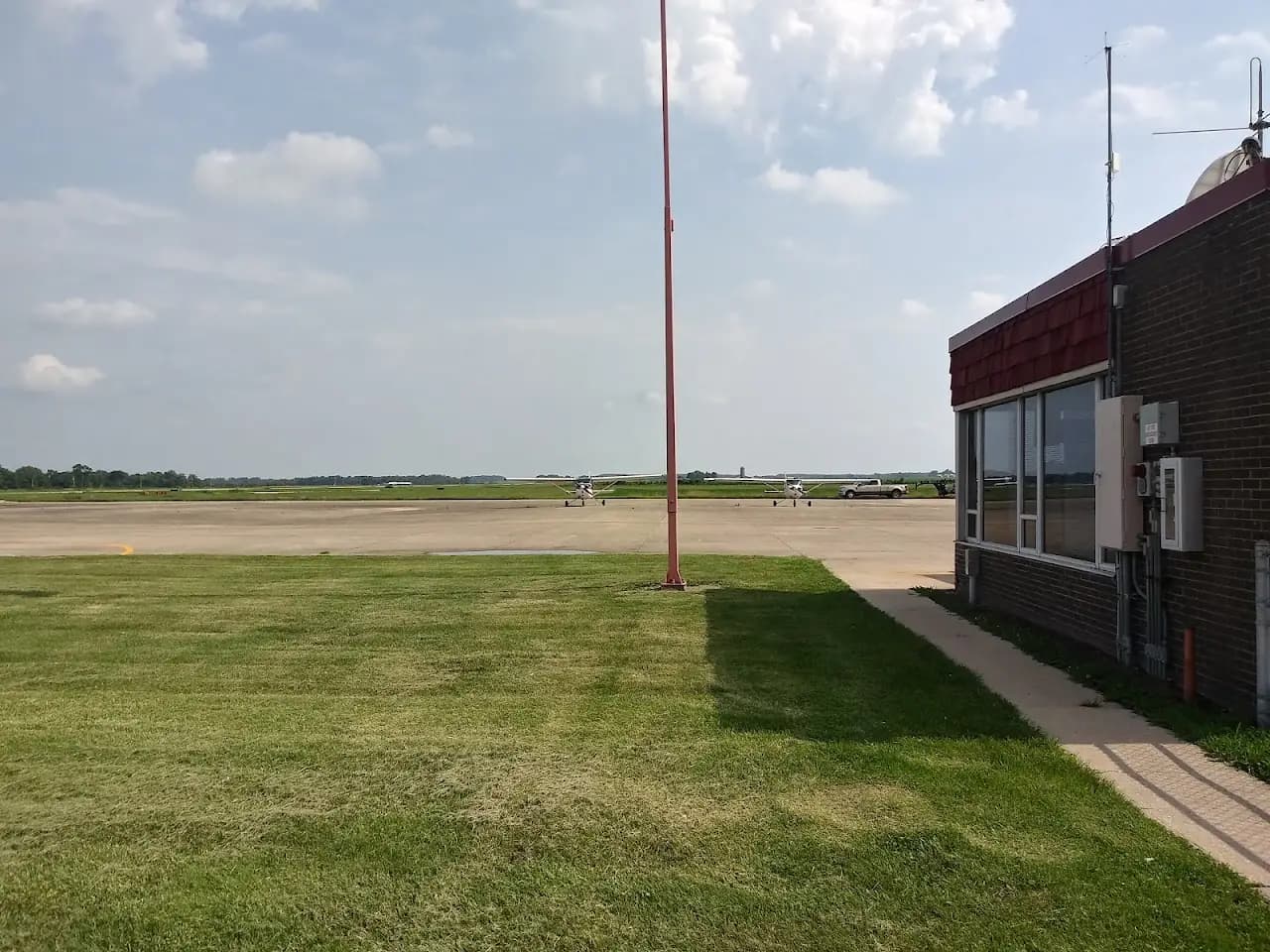 Centralia Municipal Airport (ENL), photo 2