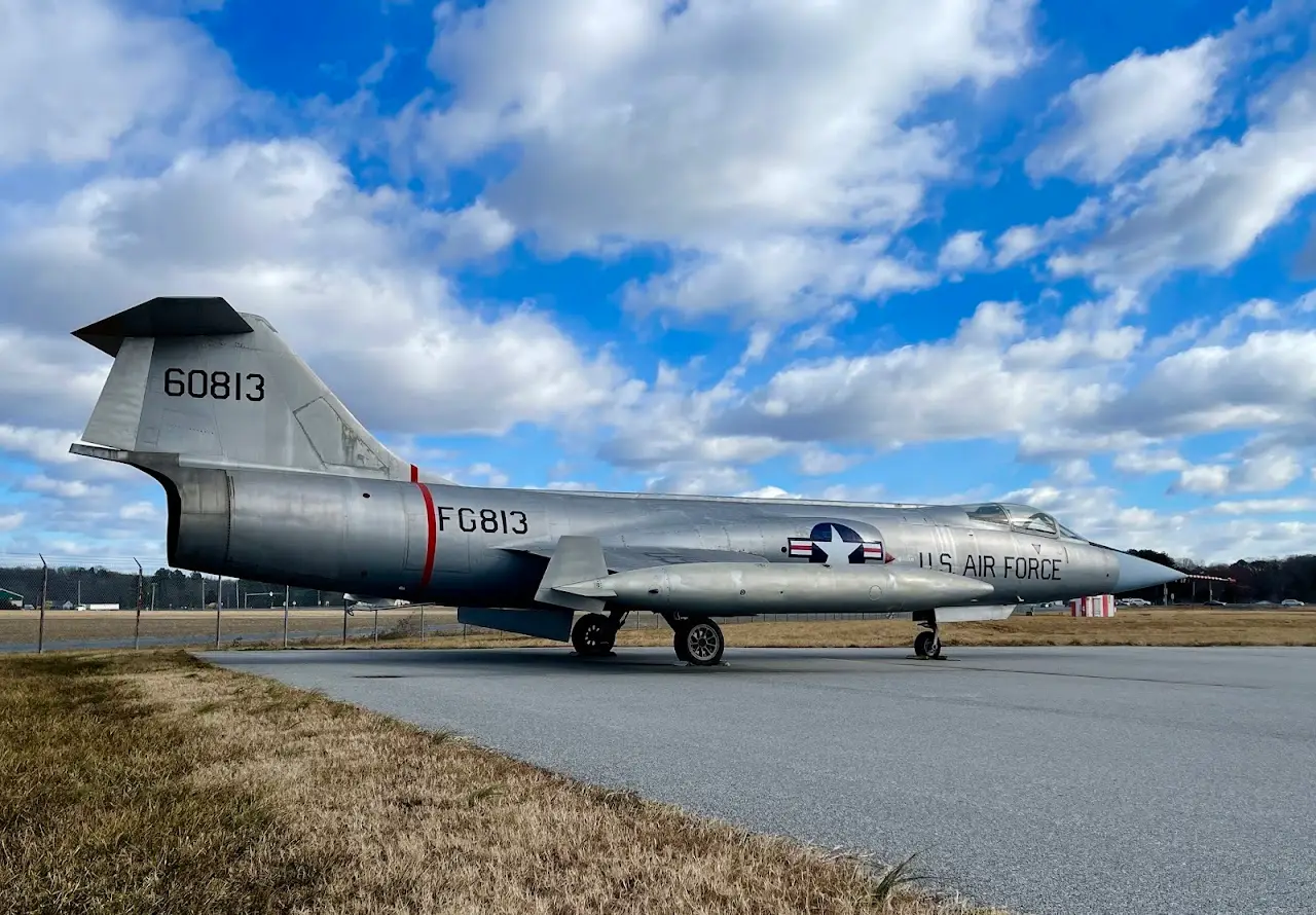 Easton Airport / Newnam Field (ESN), photo 2
