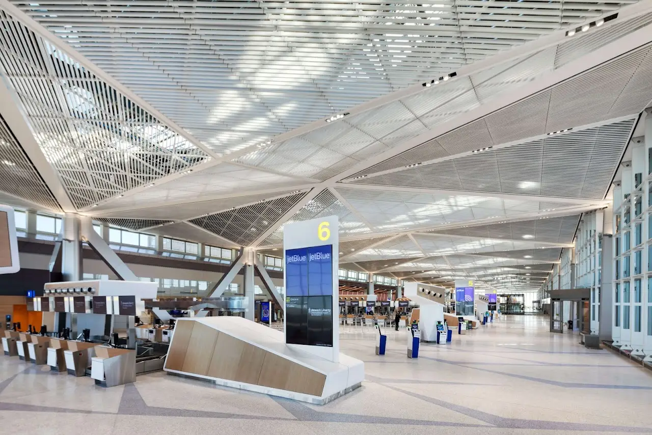 Newark Liberty International Airport (EWR), photo 4