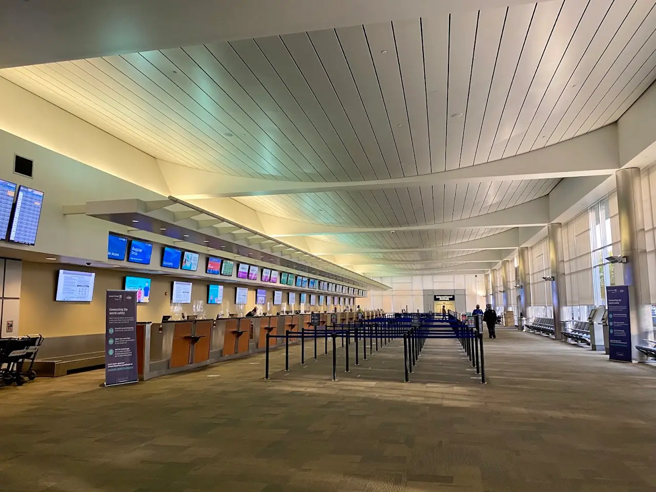 Fresno Yosemite International Airport (FAT), photo 4