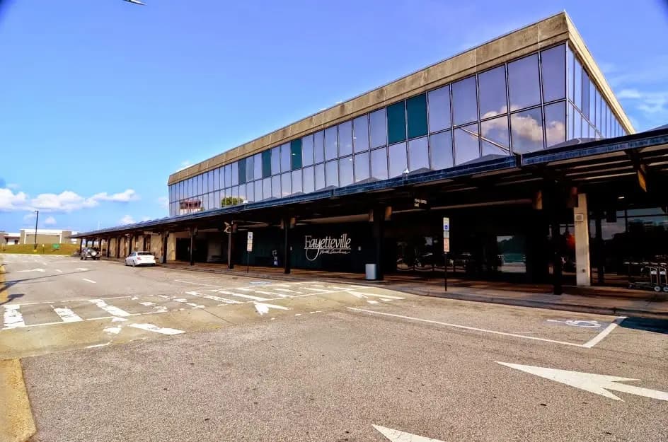 Fayetteville Regional Airport - Grannis Field (FAY), photo 4