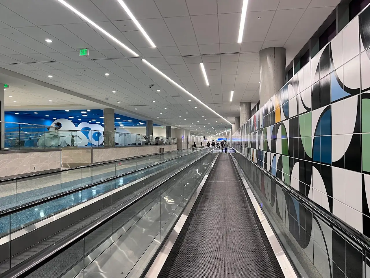 Fort Lauderdale Hollywood International Airport (FLL), photo 4