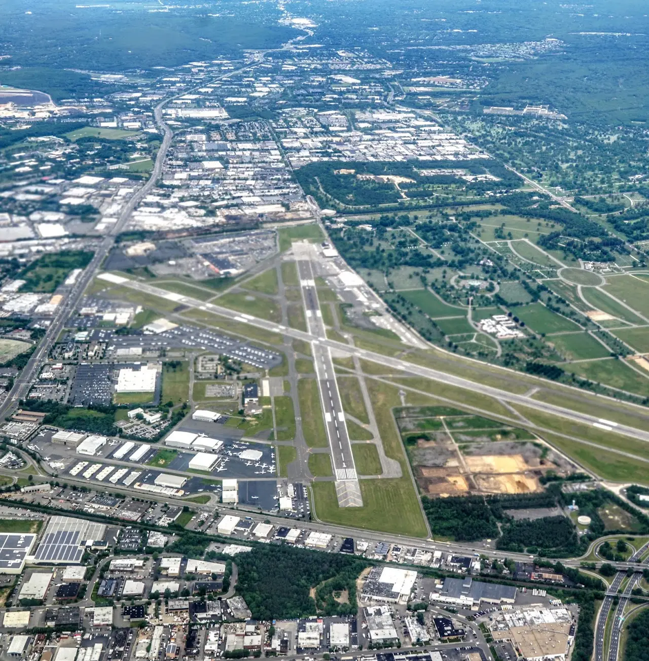 Republic Airport (FRG), photo 2