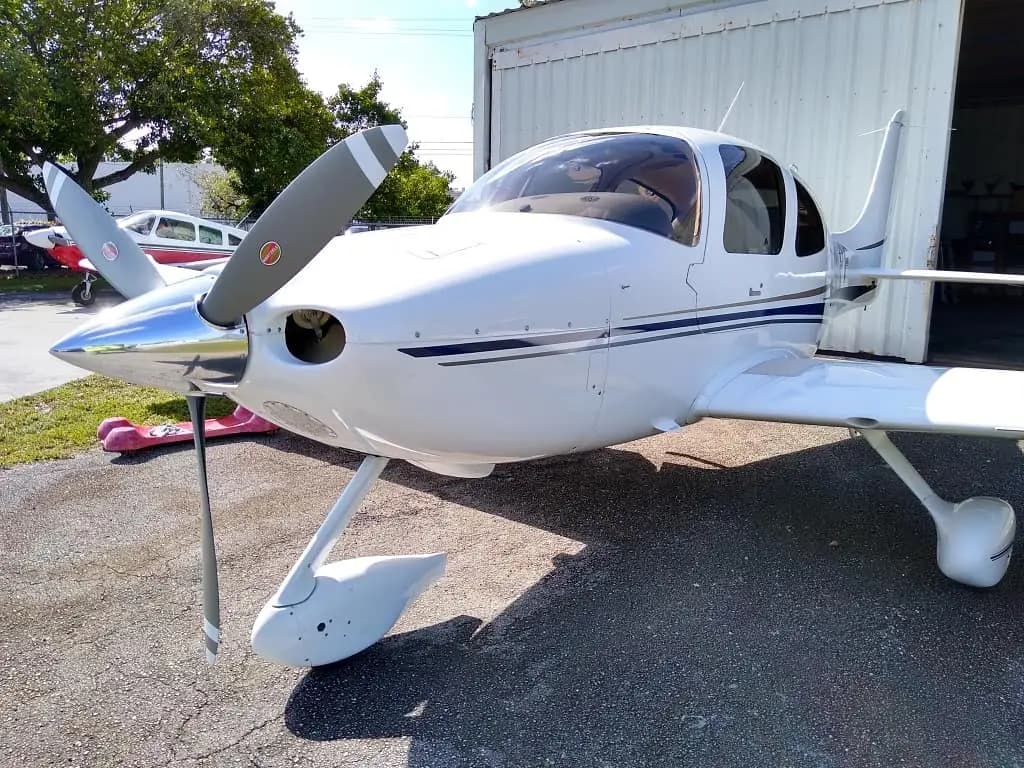 Fort Lauderdale Executive Airport (FXE), photo 4