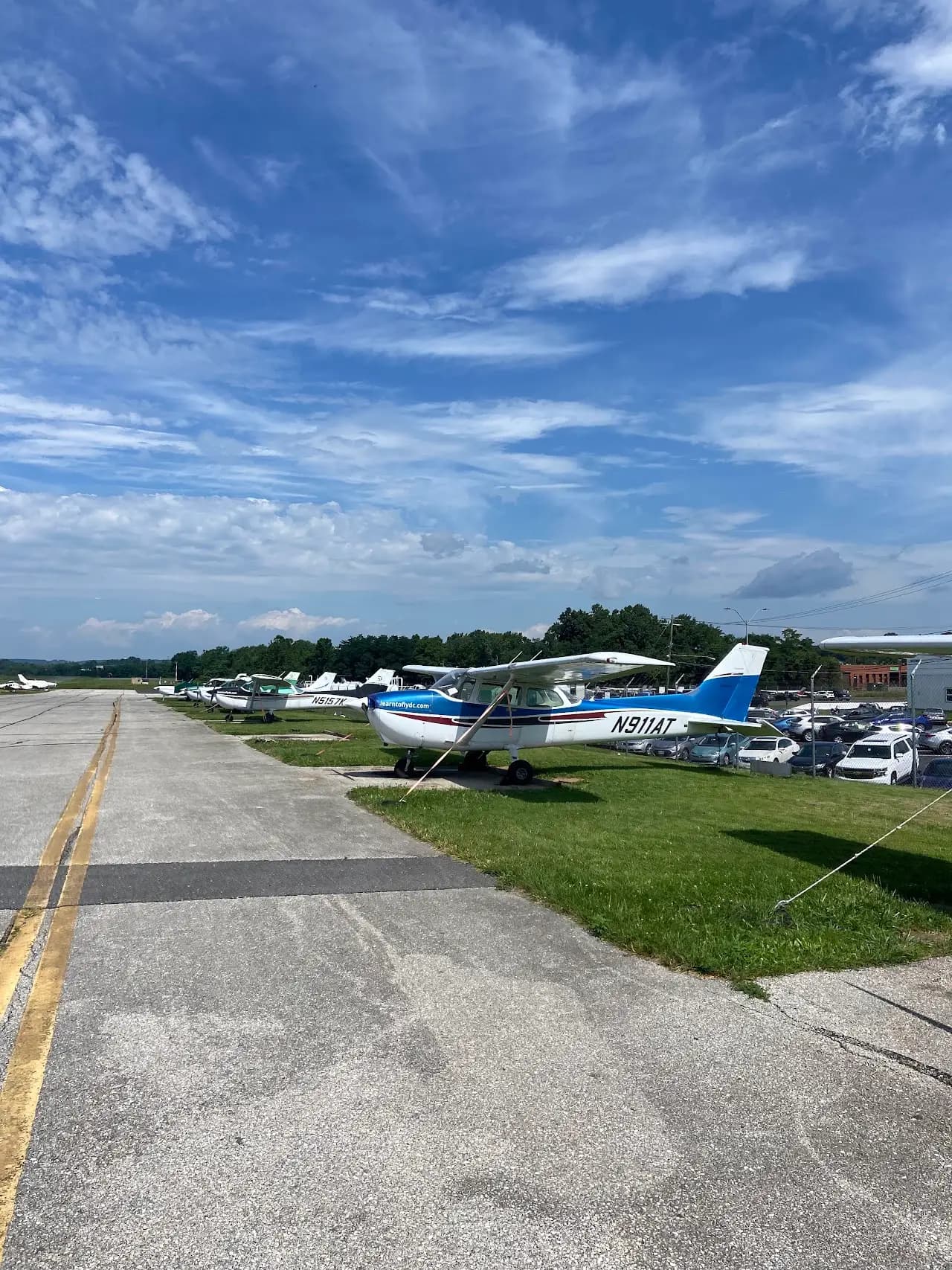 Montgomery County Airpark (GAI), photo 3