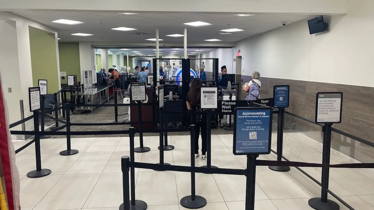 Gainesville Regional Airport (GNV), photo 4