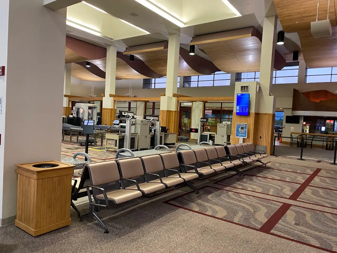 Glacier Park International Airport (FCA), photo 4
