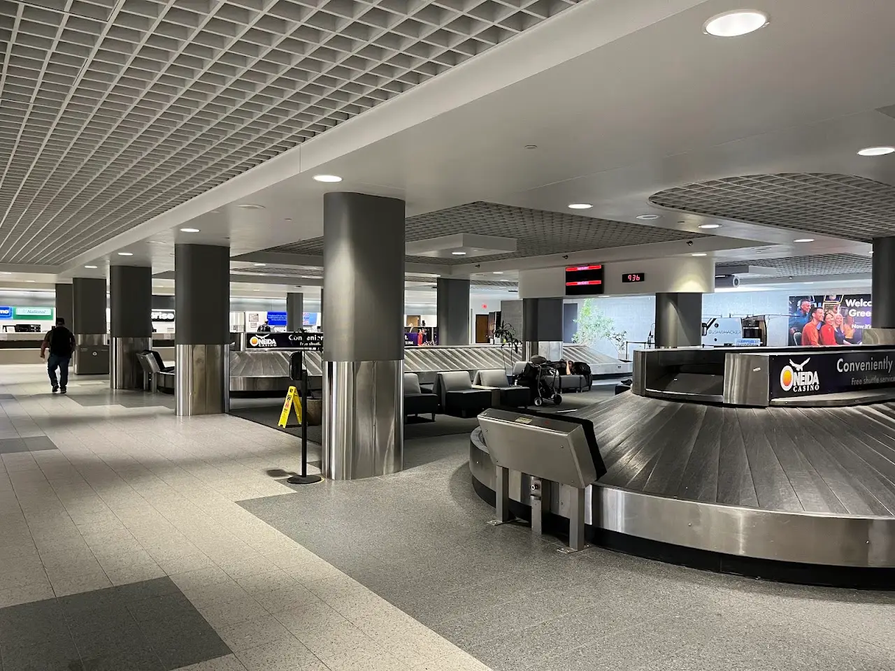 Austin Straubel International Airport (GRB), photo 4