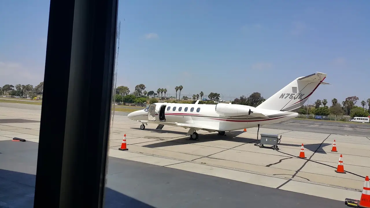 Jack Northrop Field Hawthorne Municipal Airport (HHR), photo 4