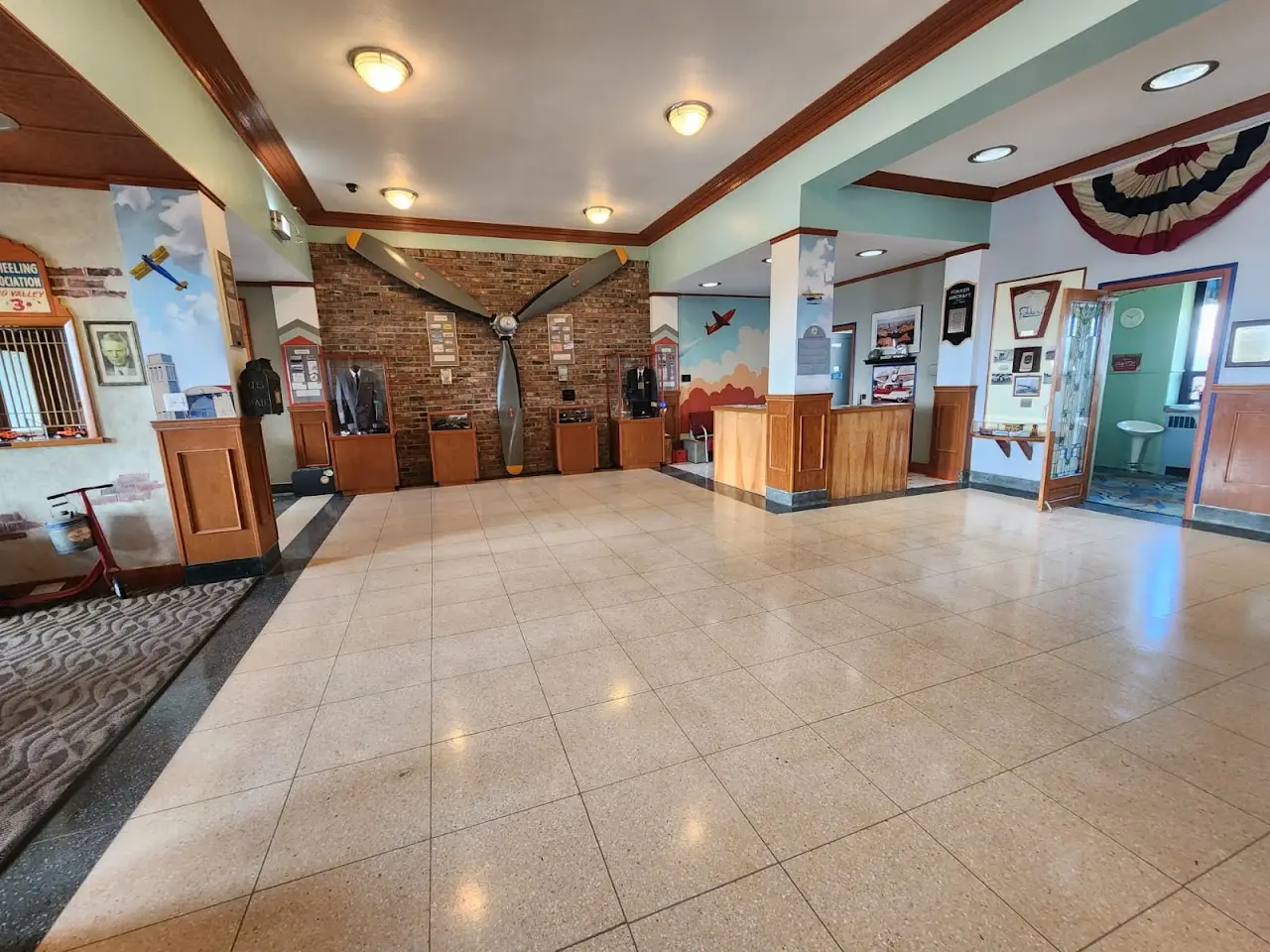 Wheeling Ohio County Airport (HLG), photo 3