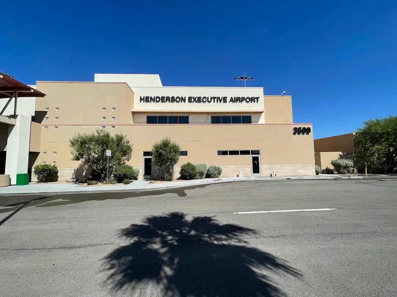 Henderson Executive Airport (HSH), photo 3