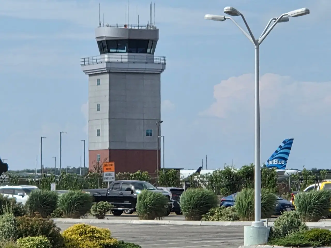 Cape Cod Gateway Airport (HYA), photo 3