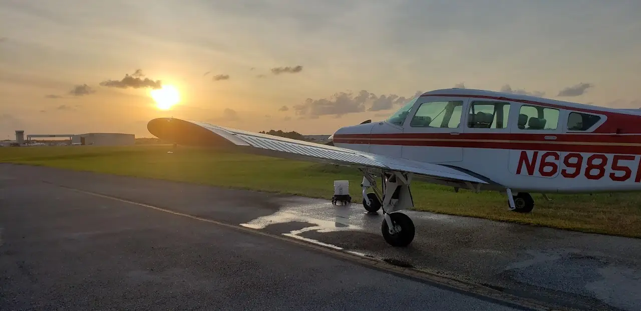 Kissimmee Gateway Airport (ISM), photo 2