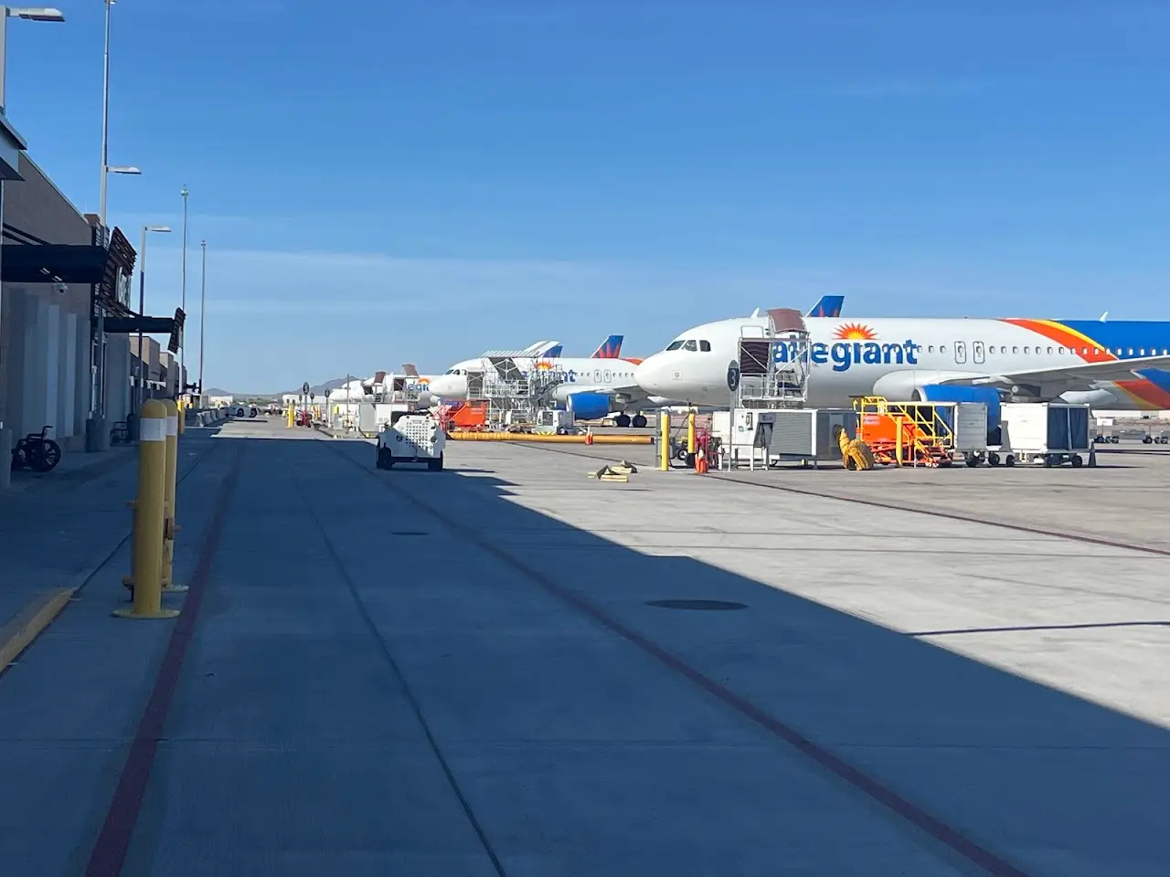 Mesa Gateway Airport (AZA), photo 3