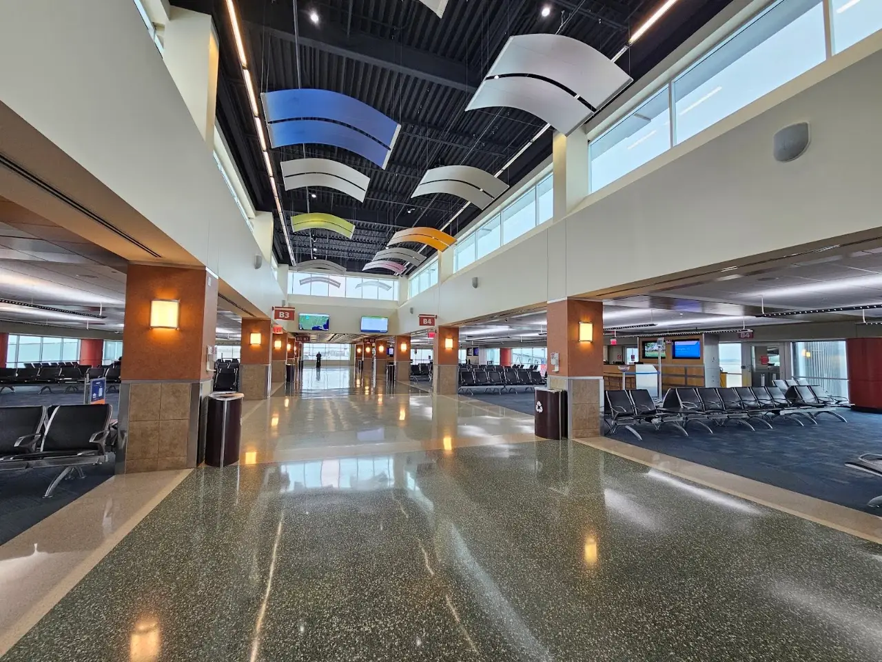 Blue Grass Airport (LEX), photo 2
