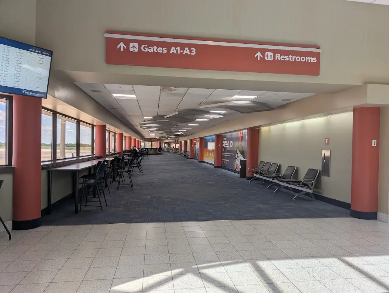 Blue Grass Airport (LEX), photo 4