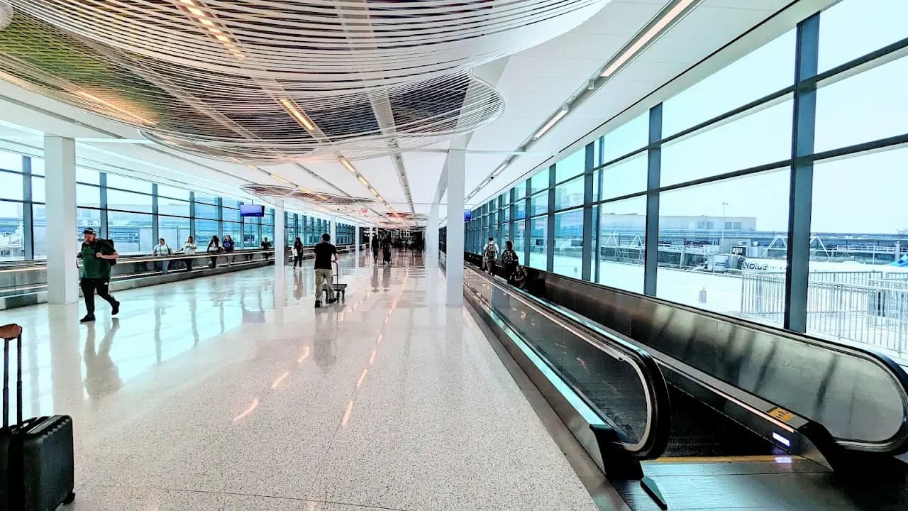 Kansas City International Airport (MCI), photo 4