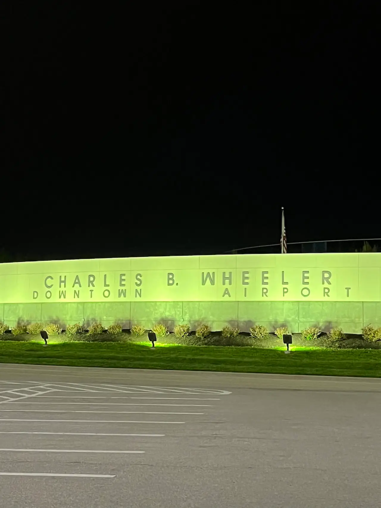 Charles B. Wheeler Downtown Airport (MKC), photo 3
