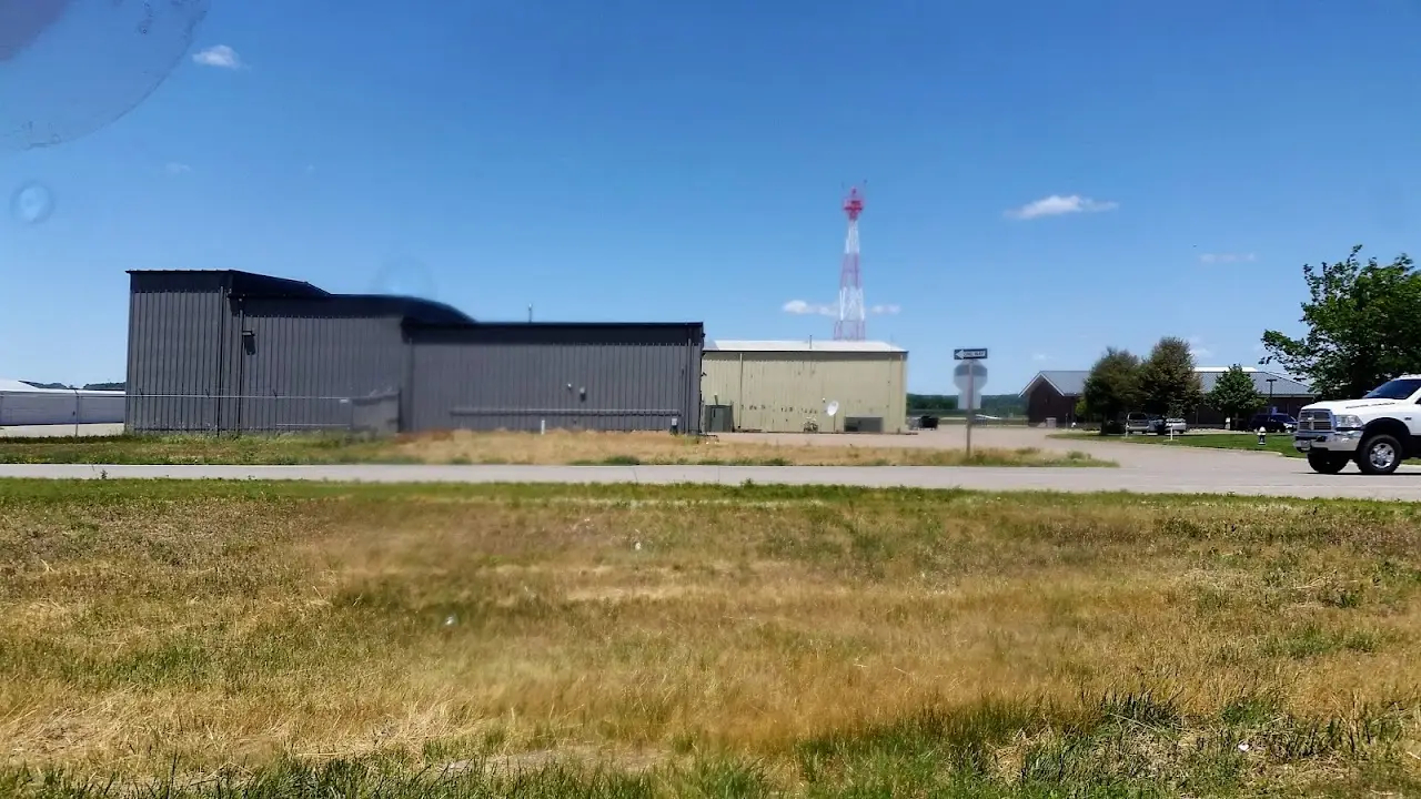 Muscatine Municipal Airport (MUT), photo 2